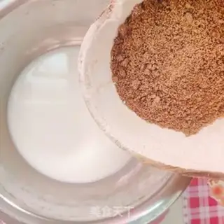 Make Milky dates, muddy ears step 1