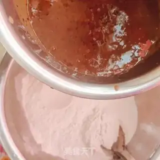 Make Milky dates, muddy ears step 3