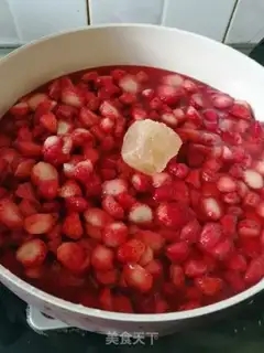 Make Homemade strawberry sauce step 2