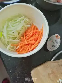 Make Gold pins, mushrooms, tofu soup step 1