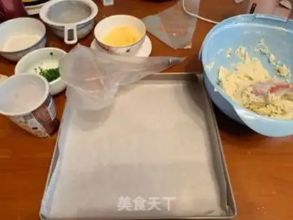 Make Onion cookies step 3