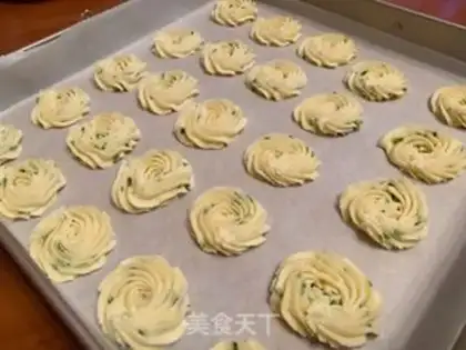 Make Onion cookies step 4