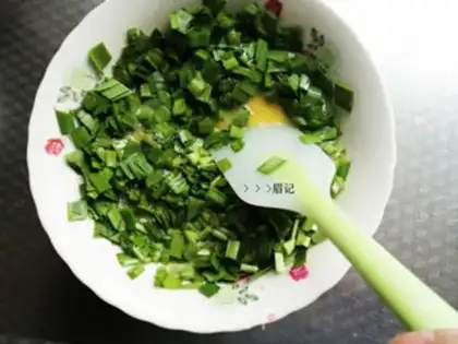 Make Scrambled eggs step 3
