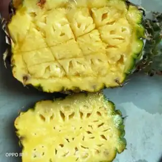 Make Pineapple rice step 1