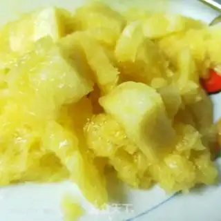 Make Pineapple rice step 2