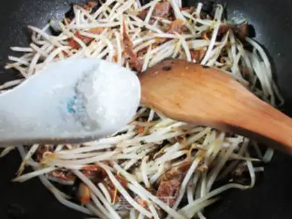Make The beanfish fried green bean bud step 5