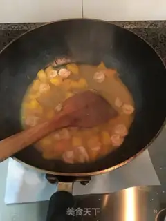 Make Pumpkin shrimp pasta step 2