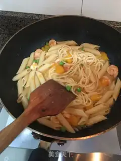 Make Pumpkin shrimp pasta step 3