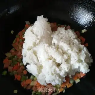 Make Pineapple rice step 4