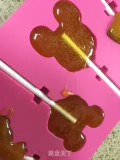 Make Pineapple lollipops step 11