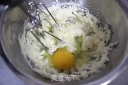 Make Egg rolls step 4