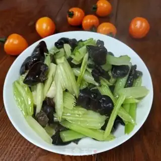 Make Celery fried wood step 6