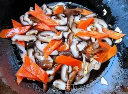 Make Cracked eggs and mushroom carrots step 7
