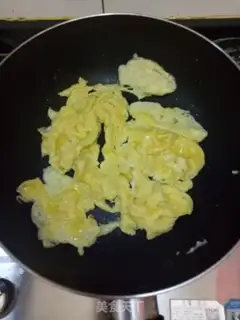 Make Fried eggs step 3