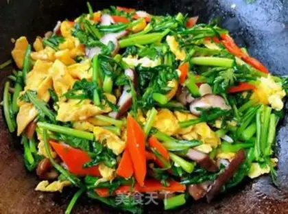 Make Cracked eggs and mushroom carrots step 10