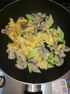 Make Fried eggs step 6