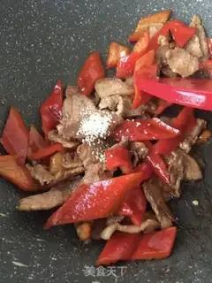 Make Red pepper fried meat step 9