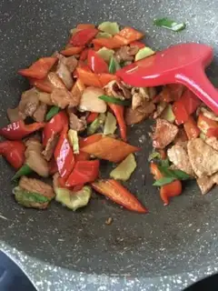Make Red pepper fried meat step 11