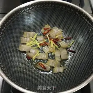 Make The salted meat springs and leaves step 2