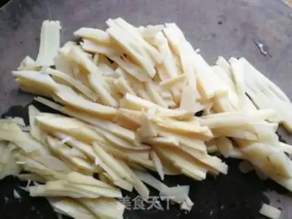 Make Spring fried meat step 1