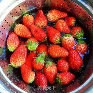 Make Strawberries step 0