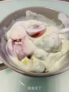 Make Yogurt mixed fruit step 2