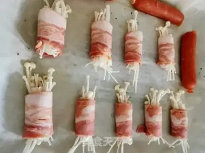Make Bacon rolls of gold mushrooms step 3