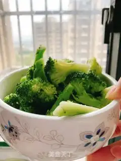 Make Bacon and broccoli step 0
