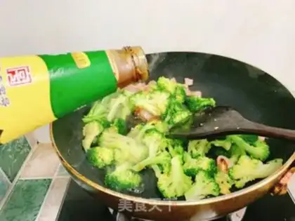 Make Bacon and broccoli step 6
