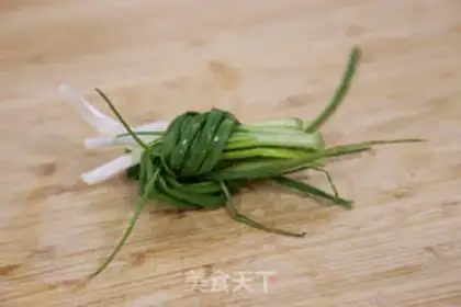 Make Spicy chicken claw wings step 1