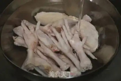Make Spicy chicken claw wings step 3