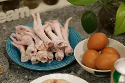 Make Spicy chicken claw wings step 5
