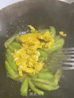 Make Spring rolls step 4
