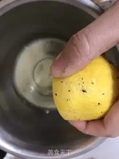 Make Strawberry cream cake step 5