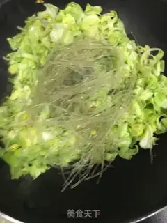 Make A bean sprouts fan step 6