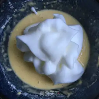 Make Grenade strawberry hug step 5