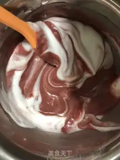 Make Strawberry cream cake step 9