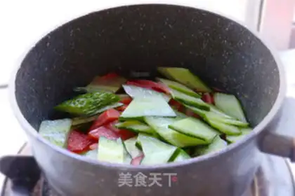 Make cucumber eggs for food step 4