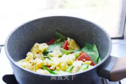 Make cucumber eggs for food step 5