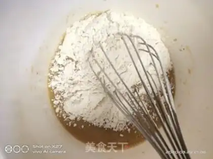 Make Coco strawberry naked cake step 2
