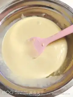 Make Coco strawberry naked cake step 4