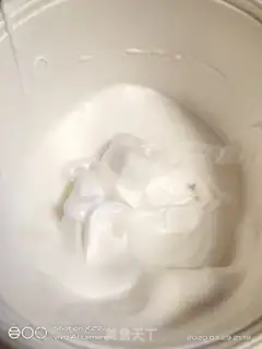 Make Coco strawberry naked cake step 6