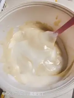 Make Coco strawberry naked cake step 9
