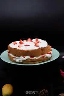 Make Coco strawberry naked cake step 15
