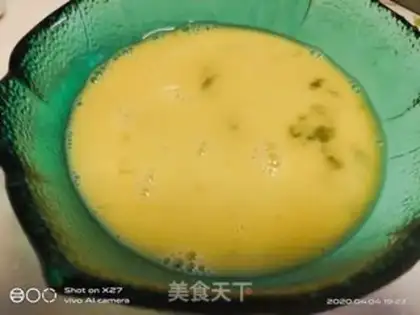 Make cucumber egg fried rice step 1