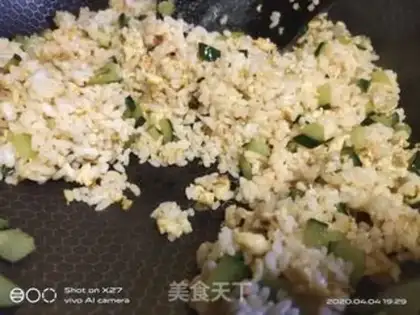 Make cucumber egg fried rice step 8