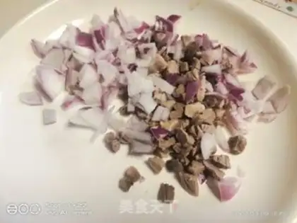 Make Onion beef fried rice step 0
