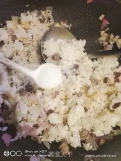 Make Onion beef fried rice step 4