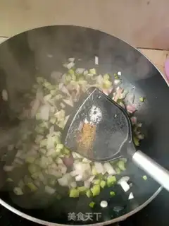 Make Pineapple rice step 1