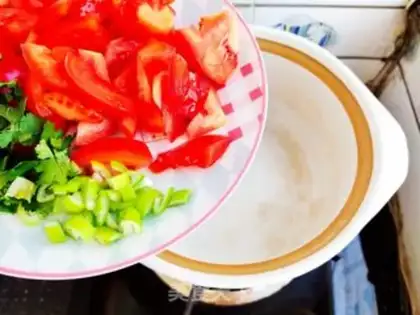Make Tomato tofu soup step 4